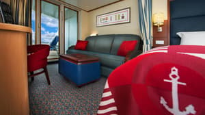 Disney Cruise Lines Disney Dream Accomm Verandah G02-DDDF-deluxe-oceanview-verandah-stateroom-cat5E-03.jpg